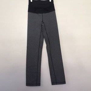 EUC size 4 Lululemon pants